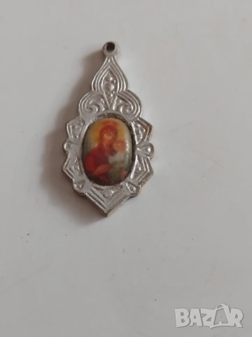 Медальон висулка Богородица с Младенеца, снимка 2 - Колиета, медальони, синджири - 53599225