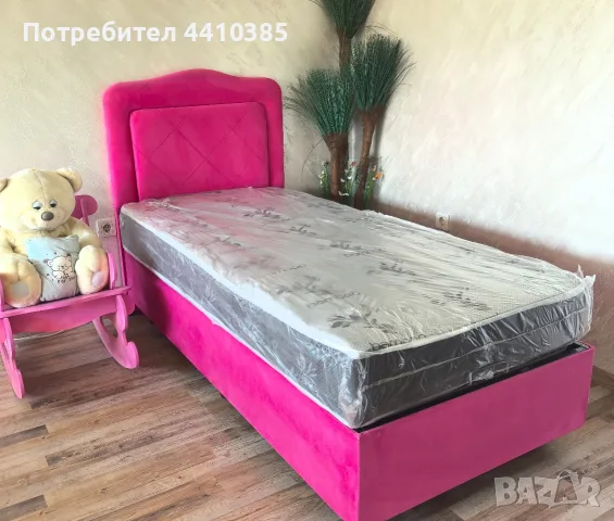 Единично леглото с чисто нов матрак