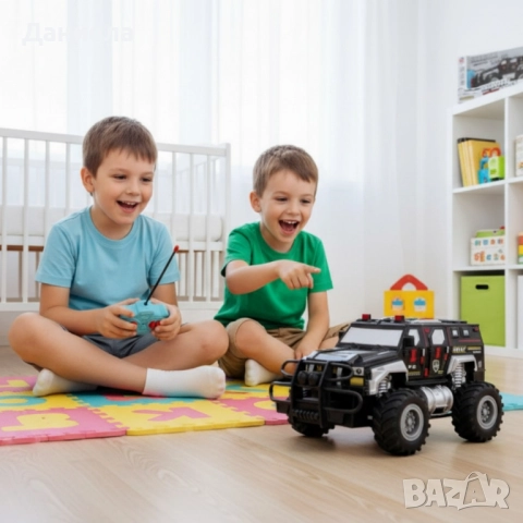 Радиоуправляемият джип Monster Truck SWAT 4x4, снимка 3 - Коли, камиони, мотори, писти - 52217219