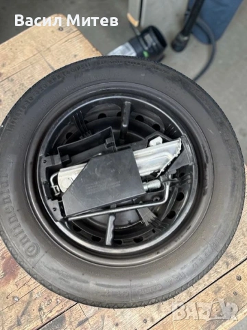 Пълен комплект резервна гума,крик,ключ за мерцедес от w212, снимка 2 - Гуми и джанти - 53627215