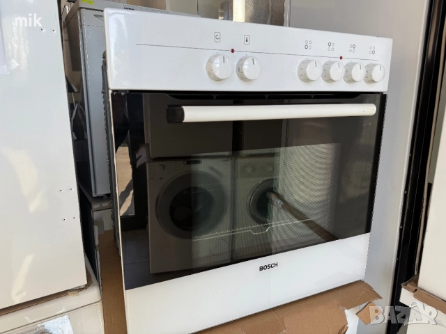 Бяла фурна с керамичен плот Bosch , снимка 2 - Печки, фурни - 52915322