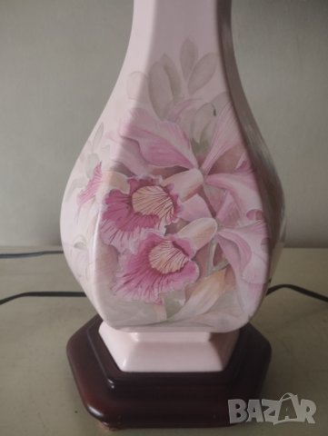 порцеланова настолна лампа, снимка 2 - Настолни лампи - 41841736