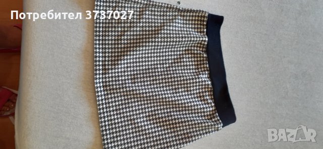 Пола, снимка 2 - Детски рокли и поли - 41842704