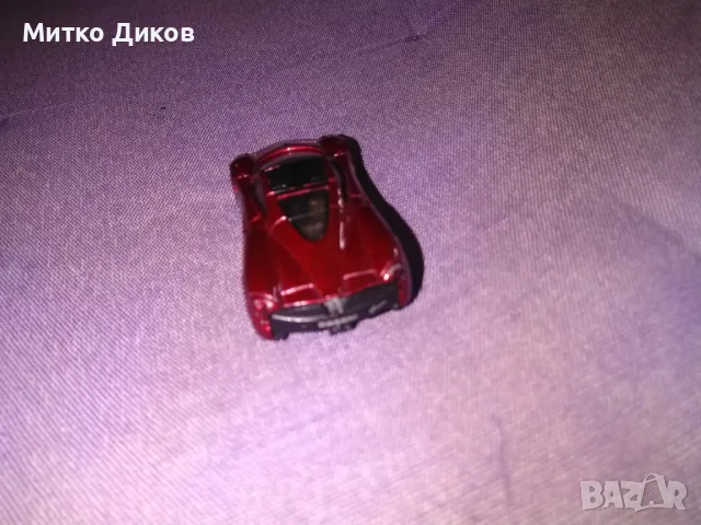 Колекционерска количка Hot Wheels 2013 Red Pagani Huayra, Made in Malaysia, снимка 3 - Колекции - 50165838