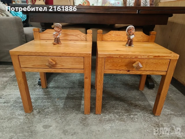 Две нощни шкафчета 