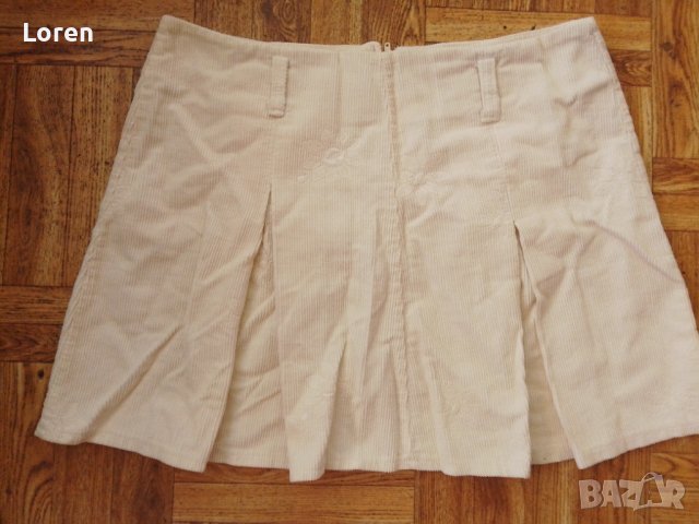 Бяла джинсова сладка поличка с бели бродирани цветчета