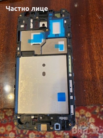 Продавам средна част за телефон самсунг J320 2015г.