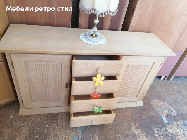 Скрин изработен изцяло от естествено дърво. С 4 чекмеджета и 2 врати. , снимка 2 - Шкафове - 50977665