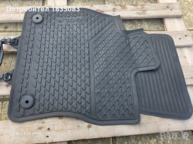 Оригинални предни гумени стелки VW Golf 7 - нови, снимка 2 - Аксесоари и консумативи - 53787940