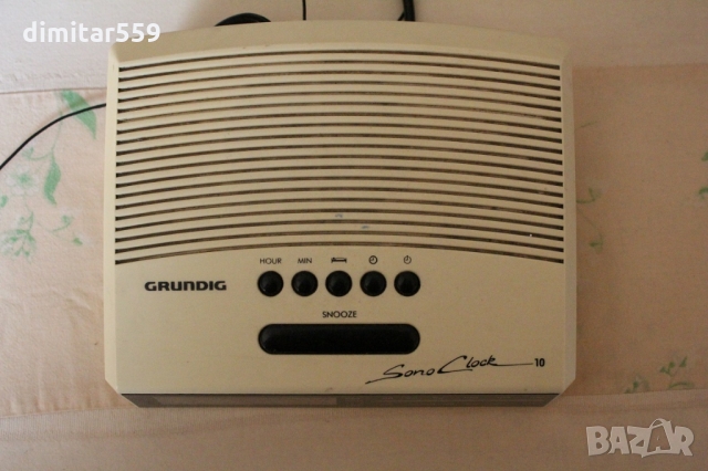 Радио часовник Grundig, снимка 3 - Друга електроника - 36043595