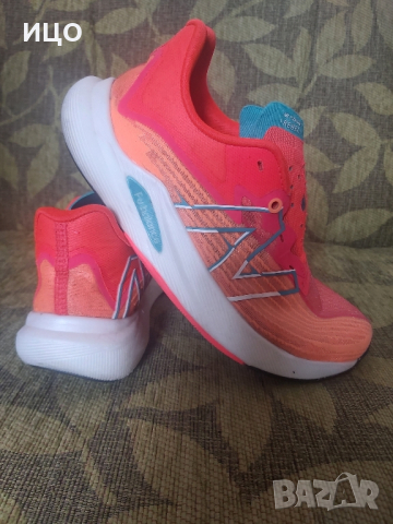 Дамски маратонки New Balance , снимка 2 - Маратонки - 44512888