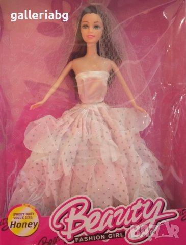 Красива кукла тип Барби с голяма булчинска рокля