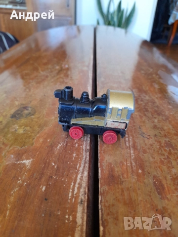 Стара играчка локомотив