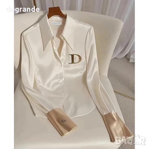 Официална дамска риза с маншети и емблема