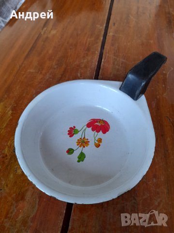 Стар емайлиран омлетен тиган,тиганче #10, снимка 2 - Други ценни предмети - 39433730