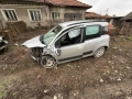 fiat panda 1.2i бензин ЦЯЛА ЗА ЧАСТИ ЦЕНА 350 ЕВРО ЗА ЦЯЛА   51 киловата двигател 08,03,2013г - ИМА , снимка 1