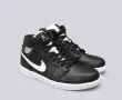 Nike Air Jordan 1 Retro Mid 'Black White'  номер 44 ,5  оригинални маратонки  , снимка 10