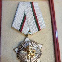 Комплект орден за гражданска доблест и заслуга, снимка 5 - Антикварни и старинни предмети - 44438495