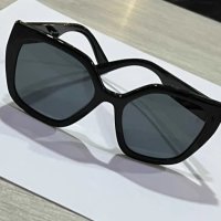 Продавам Дамски Слънчеви Очила Prada, снимка 8 - Слънчеви и диоптрични очила - 40842036