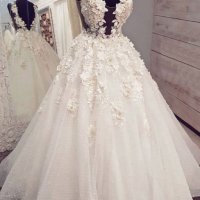 Сватбена рокля с 3 Д цветя, снимка 1 - Рокли - 41227815