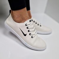 Дамски маратонки Nike Реплика ААА+, снимка 1 - Маратонки - 44285667