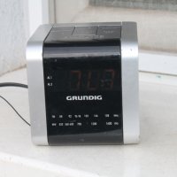 Радио GRUNDIG с часовник аларма , снимка 1 - Радиокасетофони, транзистори - 35667727