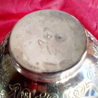 Красива метална ваза , снимка 4 - Антикварни и старинни предмети - 41970343