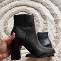 Черни кожени боти с висок дебел ток, снимка 3 - Дамски обувки на ток - 44616239