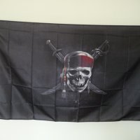Пиратско знаме с черепи Карибски пирати абордаж кораби саби , снимка 1 - Декорация за дома - 40981576