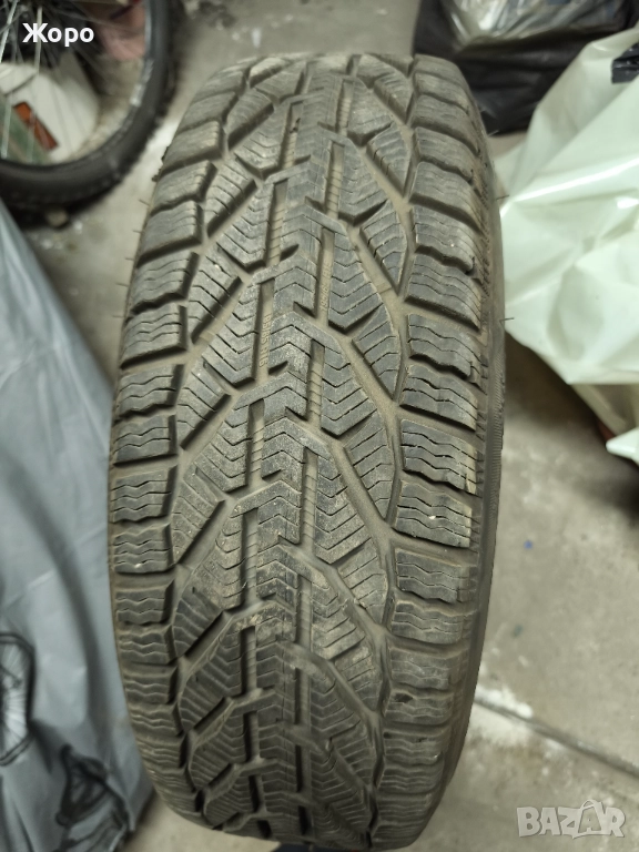 8 броя гуми и джанти 195/65/15 за Мерцедес , снимка 1