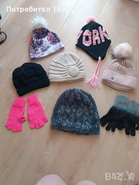 Зимни шапки и ръкавици , снимка 1