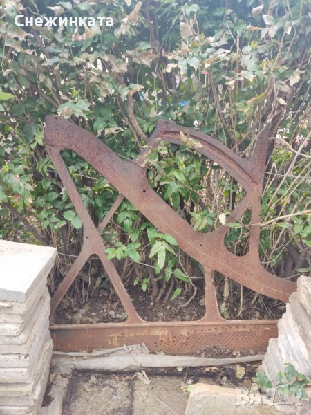 Чугунена лира от пиано, снимка 1