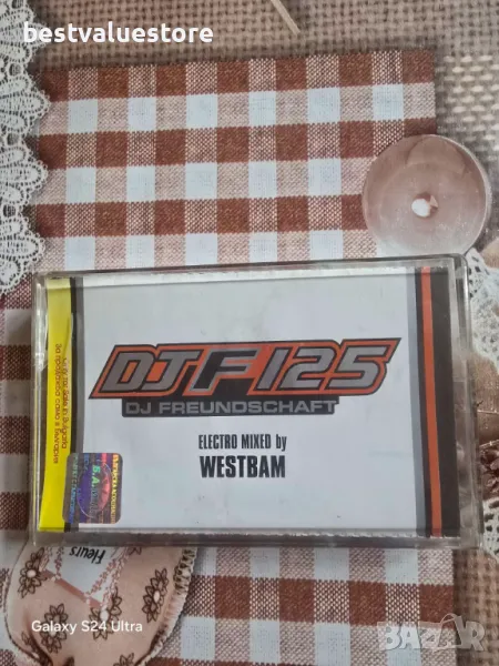 Djf125 Dj Freundschaft Electro Mixed By Westbam Аудиокасета, снимка 1
