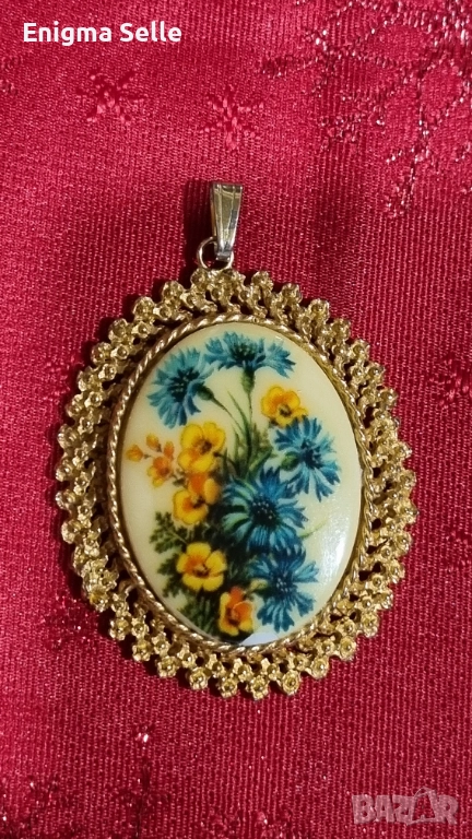 Винтидж медальон с овална камея и флорален принт, 60-те години, снимка 1