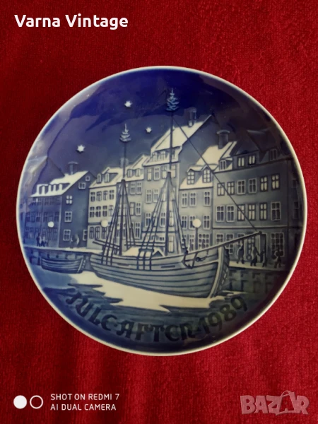 Колекционерска порцеланова чиния Бъдни вечер 1989 г. серия JULEAFTEN. Bing & Grøndahl Дания., снимка 1