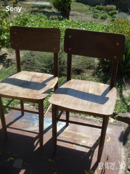 Стари дървени столове и маса., снимка 1