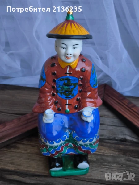 Порцеланова фигура ръчно рисувана , снимка 1