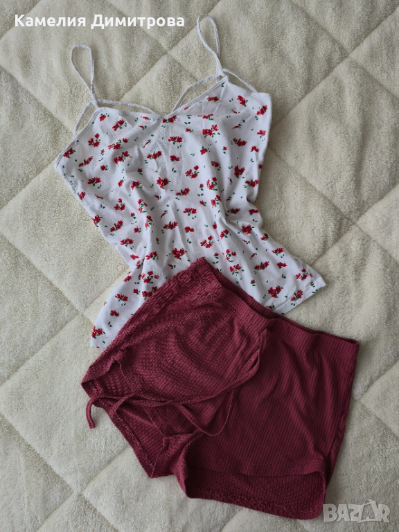 Дамски летен комплект за вкъщи – топ на цветя + бордо къси панталонки, снимка 1