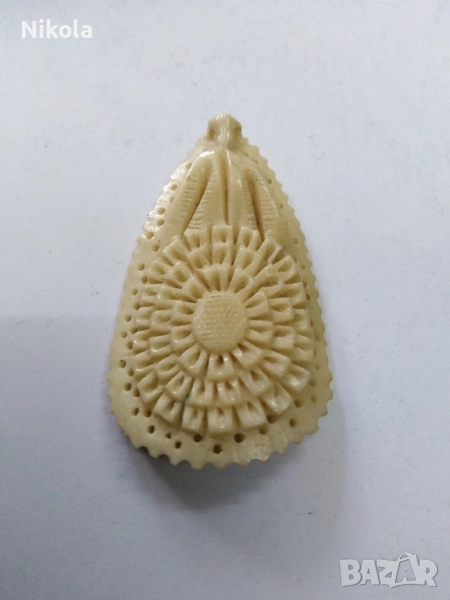 Красив медальон от слонова кост, снимка 1
