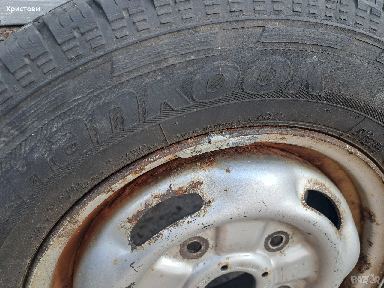 Продавам две зимни гуми с метални джанти за Форд Транзит , снимка 1