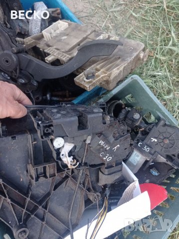 Части VOLVO C30, снимка 10 - Автомобили и джипове - 41097411