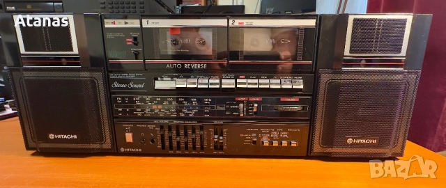 Продавам двукасетъчен касетофон HITACHI