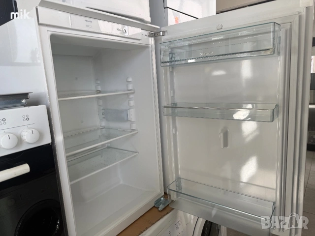 Малък хладилник за вграждане Миеле 87см