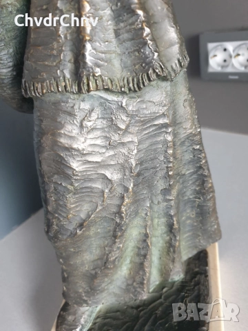 Josep Bofill статуетка резин 45см-6кг/испанска скулптура/фигура на четящо момиче с чанта и книга, снимка 11 - Статуетки - 52956849