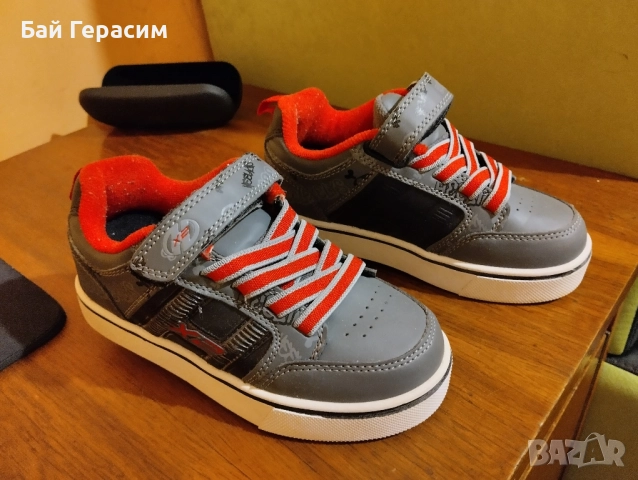 маратонки с колелца HEELYS