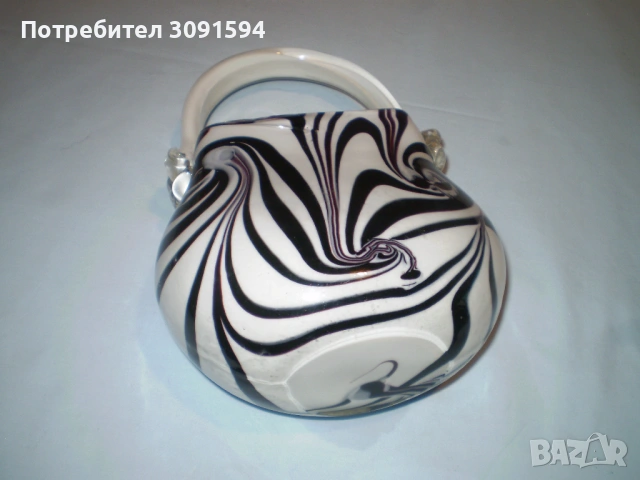 Ваза с дръжка двупластово стъкло черно и бяло модерен дизаин, снимка 6 - Вази - 53093594