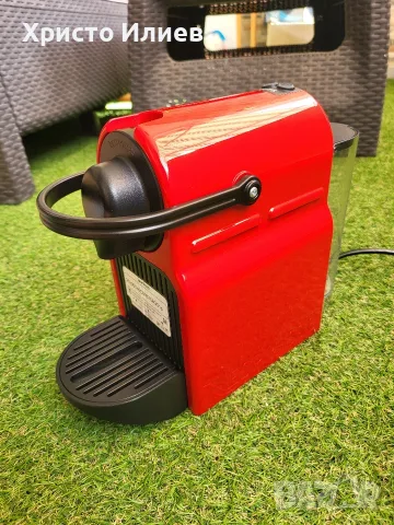 Кафемашина с капсули NESPRESSO Inissia Червена Черна, снимка 16 - Кафемашини - 56082765