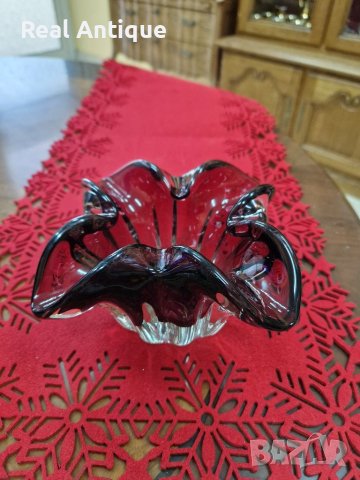 Страхотен антикварен пепелник цветен кристал , снимка 3 - Антикварни и старинни предмети - 41443335