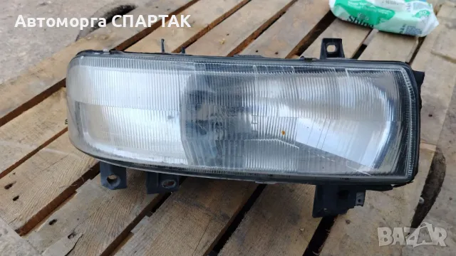 Десен фар Opel Movano 2001г.