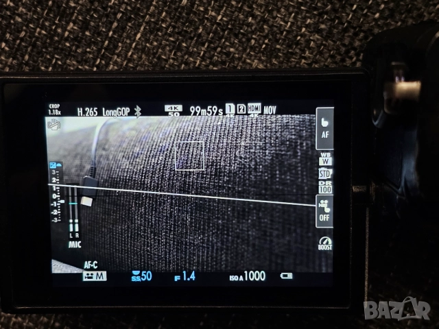 Fujifilm X-T4, 3 батерии, зарядно и 2 SD карти Самсунг, снимка 2 - Фотоапарати - 52636420